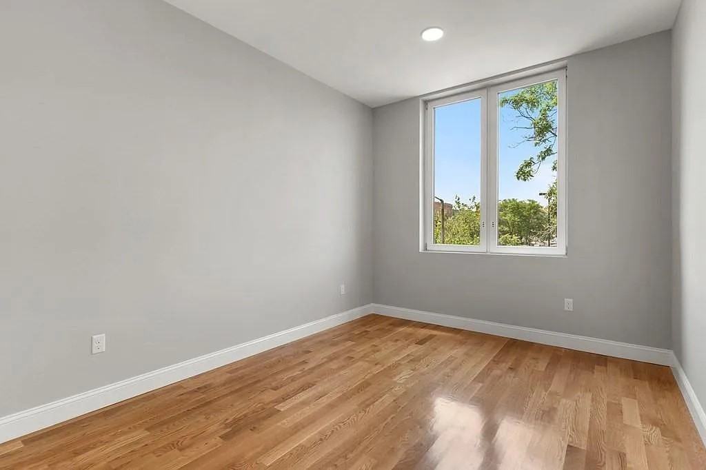 10 Taber St #306 - Photo 5 of 9