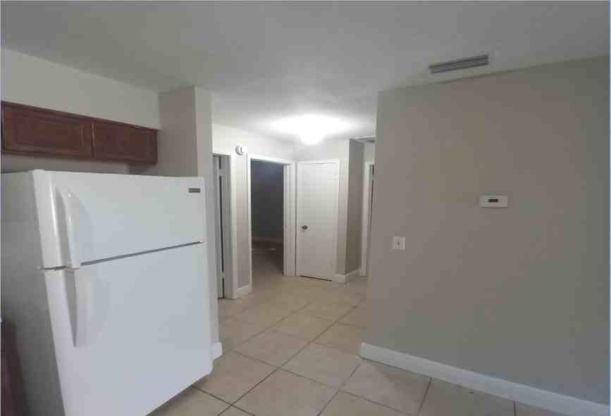 2704 E 25Th Ave - Photo 2 of 6