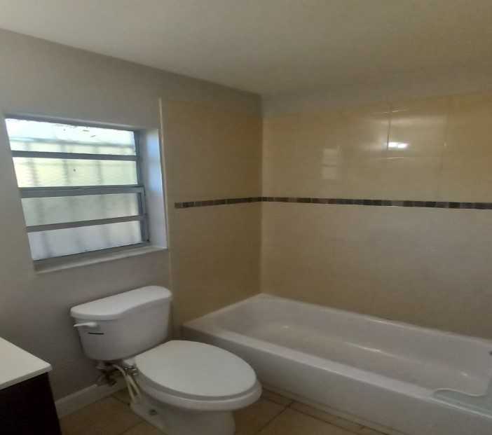 2704 E 25Th Ave - Photo 4 of 6