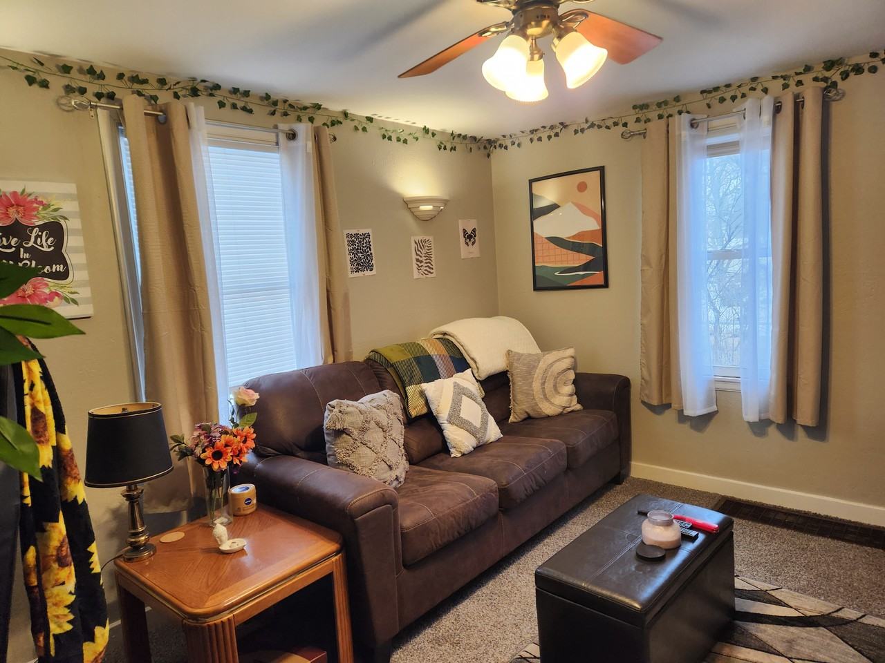 1828 Eddy Ln - Photo 3 of 6