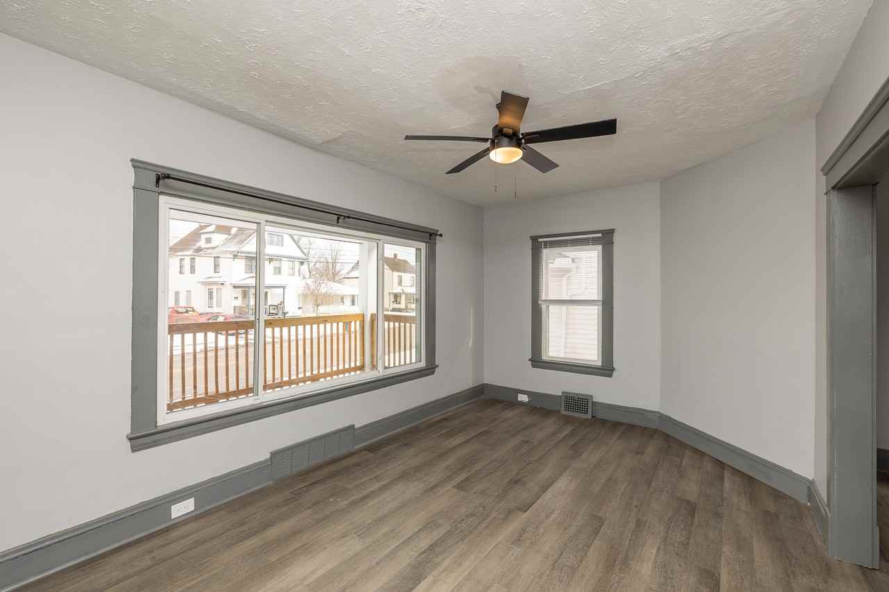 1905 Denison Ave - Photo 3 of 21