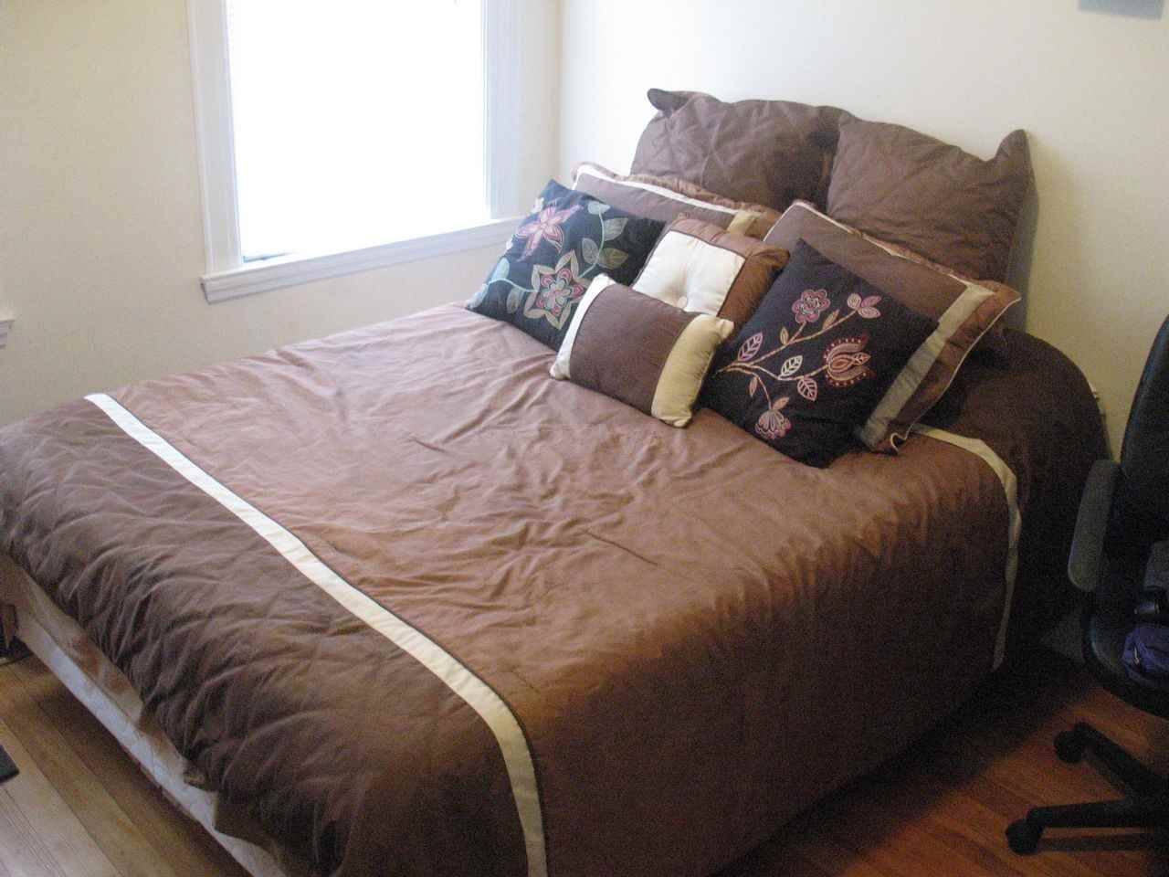 60 1/2 College Ave #1 - Photo 2 of 6