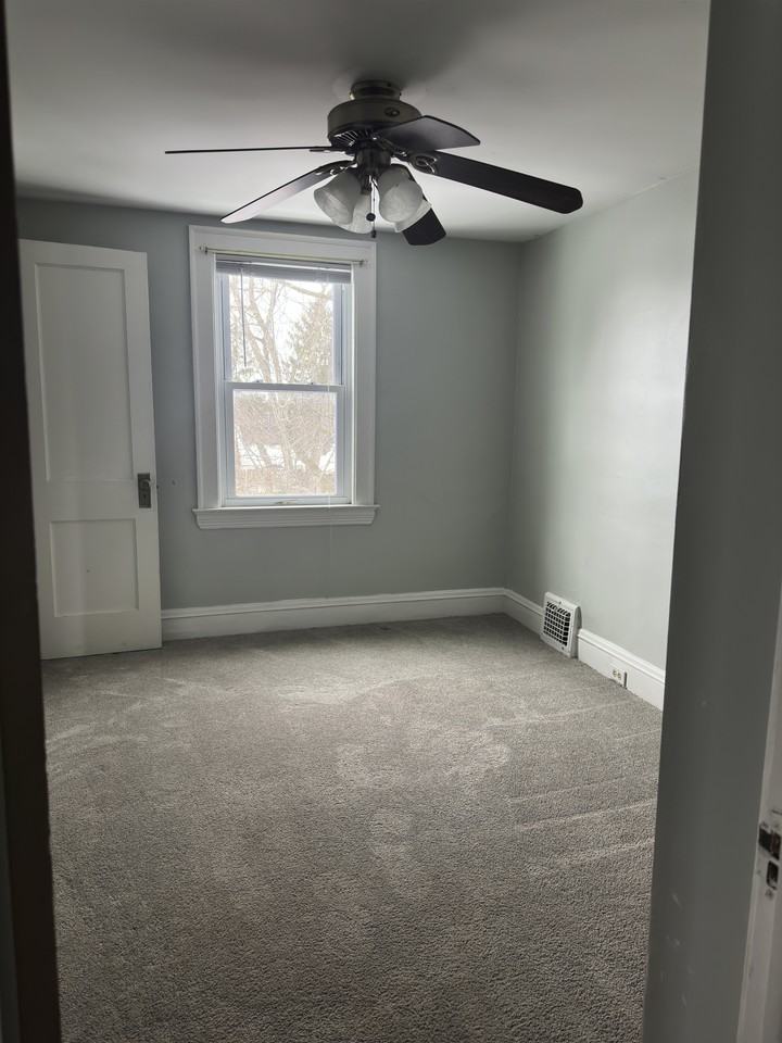 9474 Roxbury Rd - Photo 6 of 10