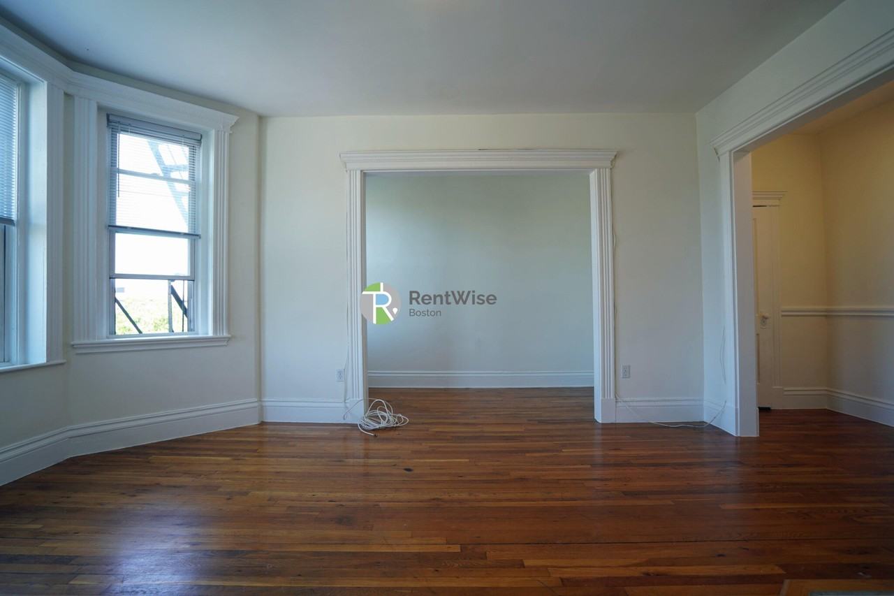 1302 Commonwealth Ave #32 - Photo 4 of 21