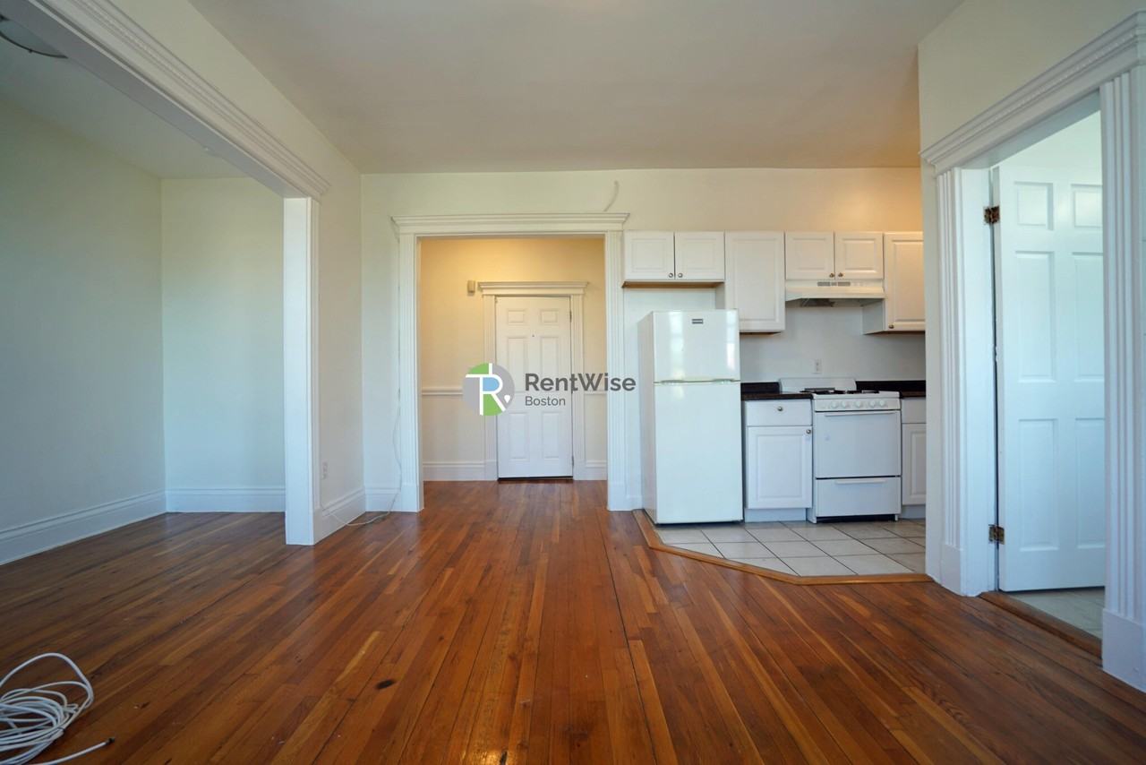 1302 Commonwealth Ave #32 - Photo 6 of 21