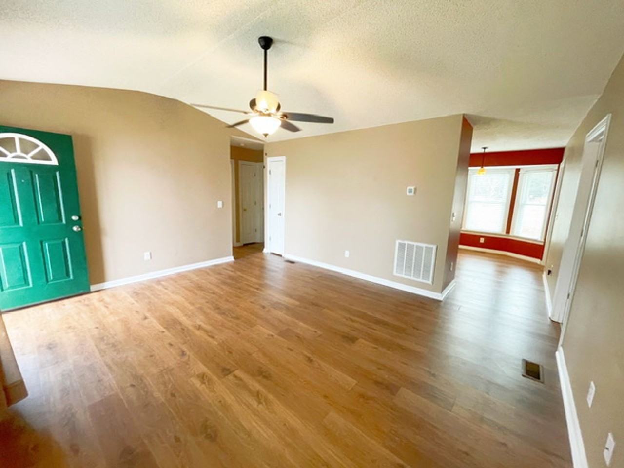 1700 Wind Sound Way Dr - Photo 3 of 19