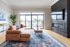 featured image of 3017 N Clybourn Ave