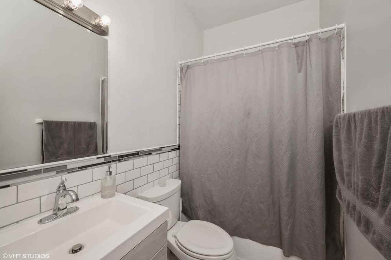 118 N Leavitt St #1047959P - Photo 4 of 14