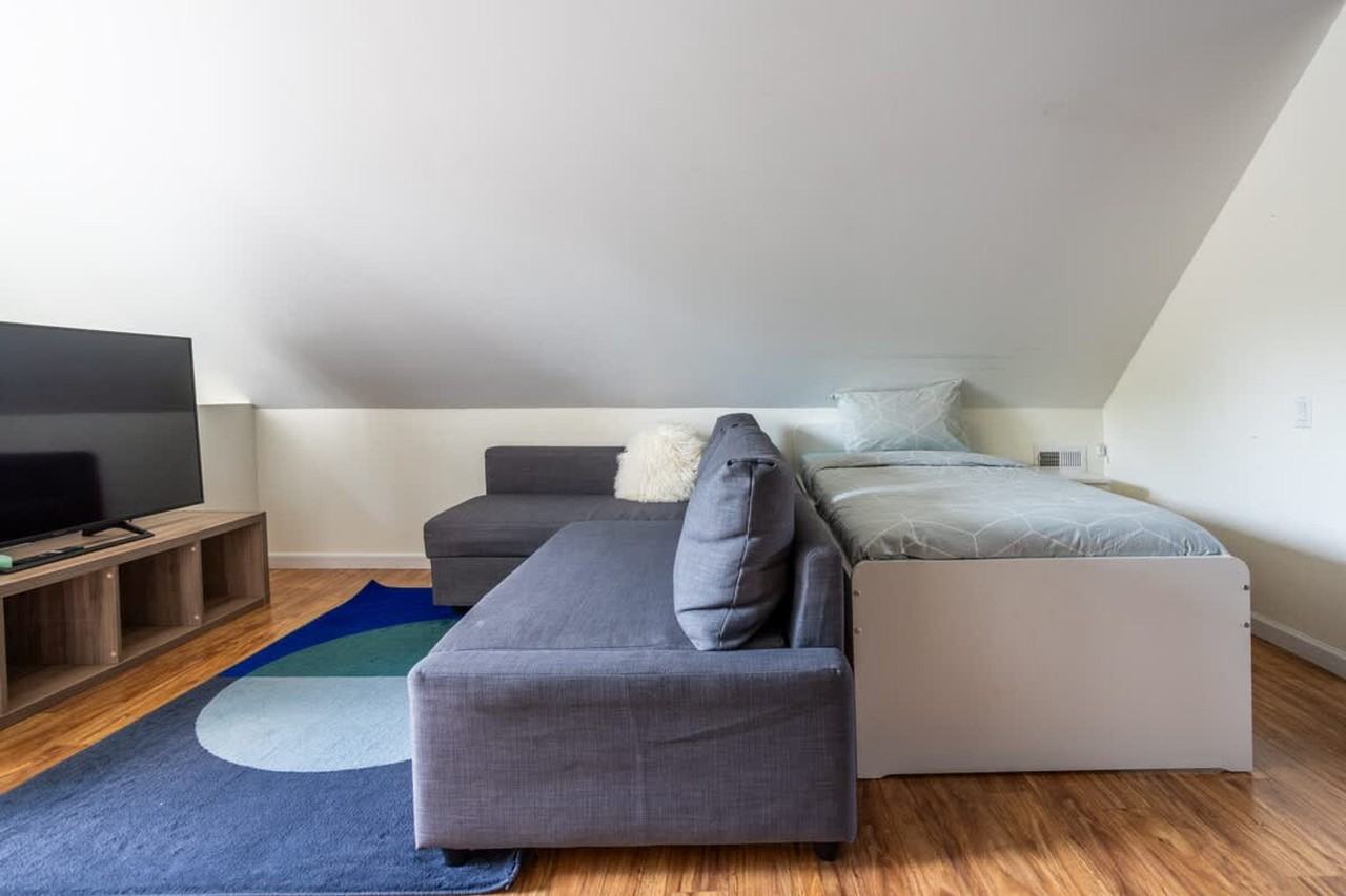 4327 N Western Ave #1047957P - Photo 4 of 40