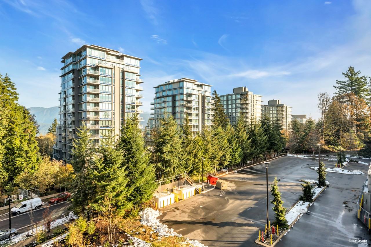 8761 University Crescent #605 - Photo 5 of 21