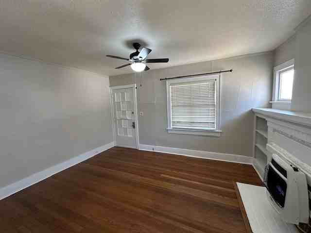 1616 Linden Street - Photo 4 of 15