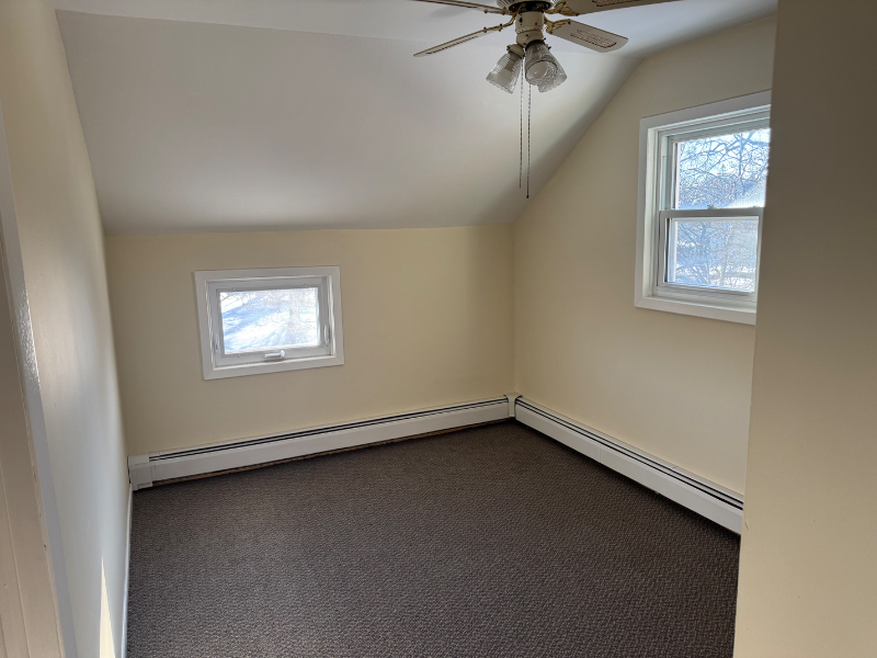 101 S Summit St - Photo 2 of 8