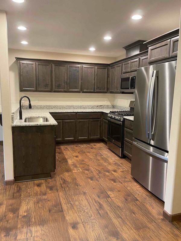 1010 Sw Juniper Gardens Ln #A - Photo 2 of 8