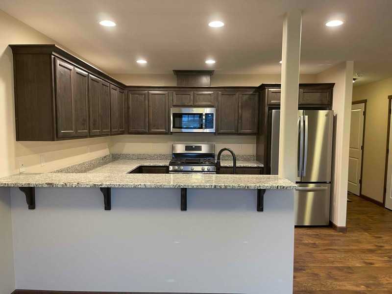 1010 Sw Juniper Gardens Ln #A - Photo 3 of 8