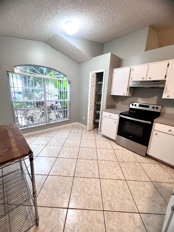 9310 4th Ave - Photo 3 of 20