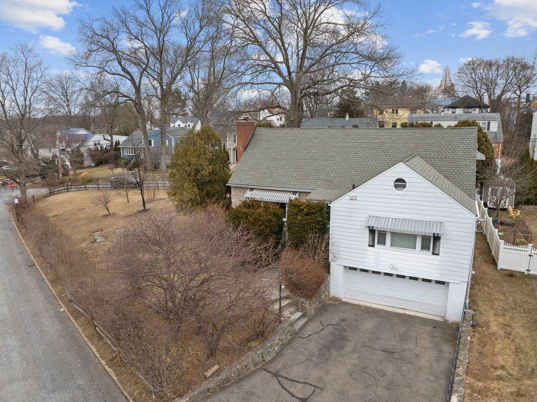 1430 Raleigh Rd - Photo 2 of 25