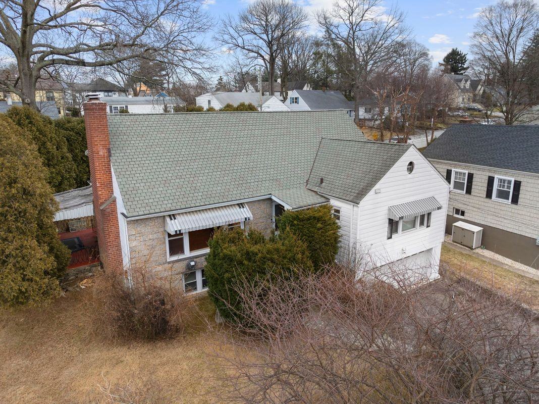 1430 Raleigh Rd - Photo 3 of 25