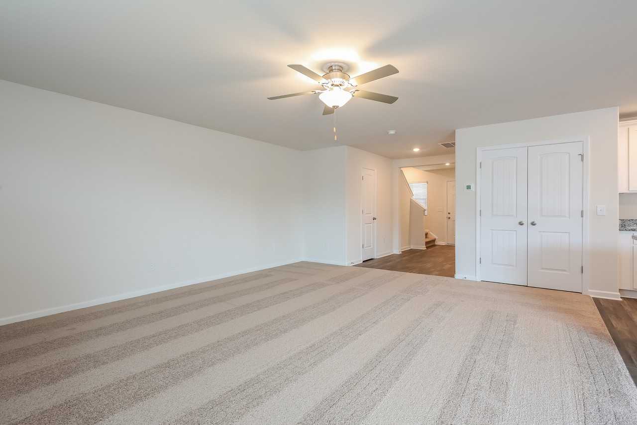 2237 Southlea Dr - Photo 3 of 26