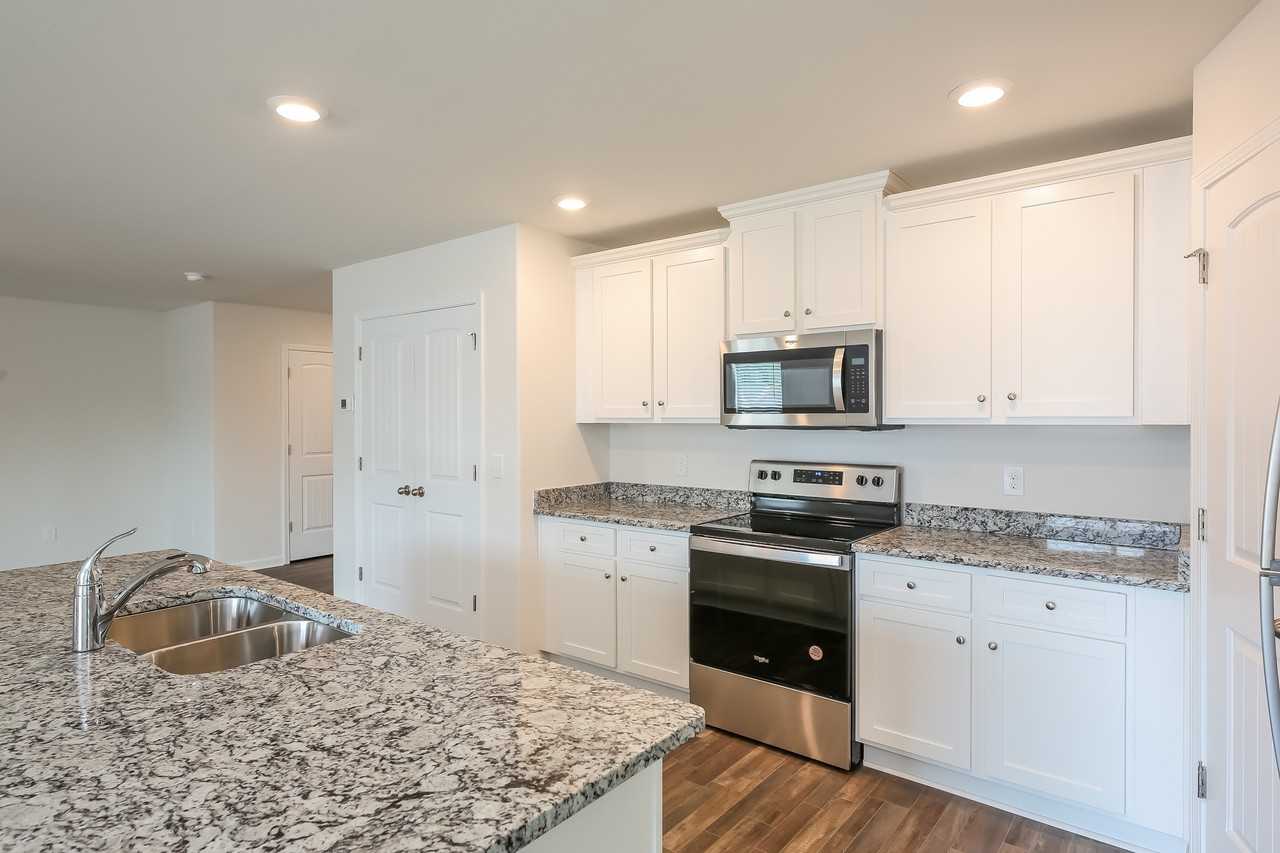 2237 Southlea Dr - Photo 7 of 26