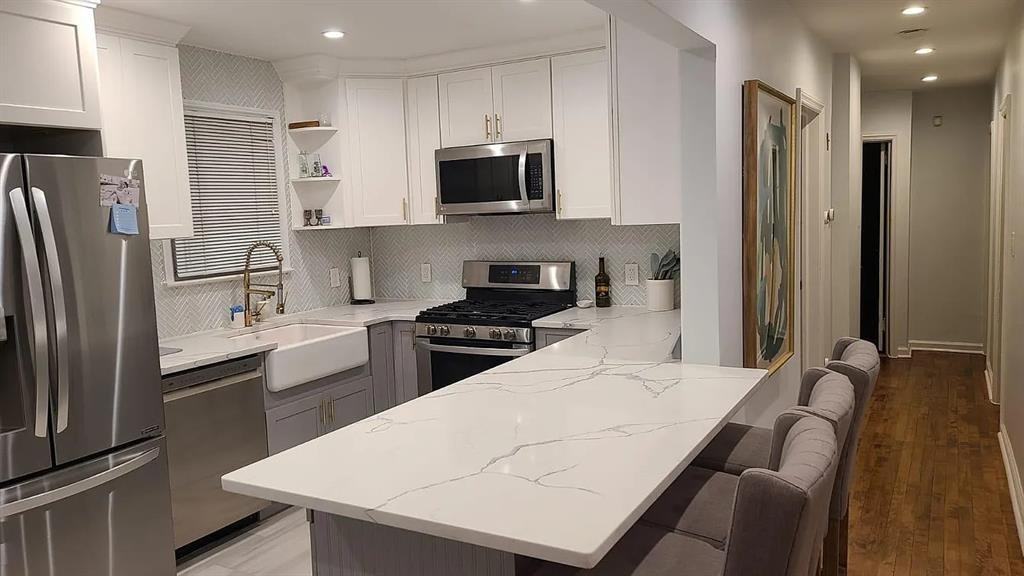 558 East Park Avenue #1 - Photo 2 of 14