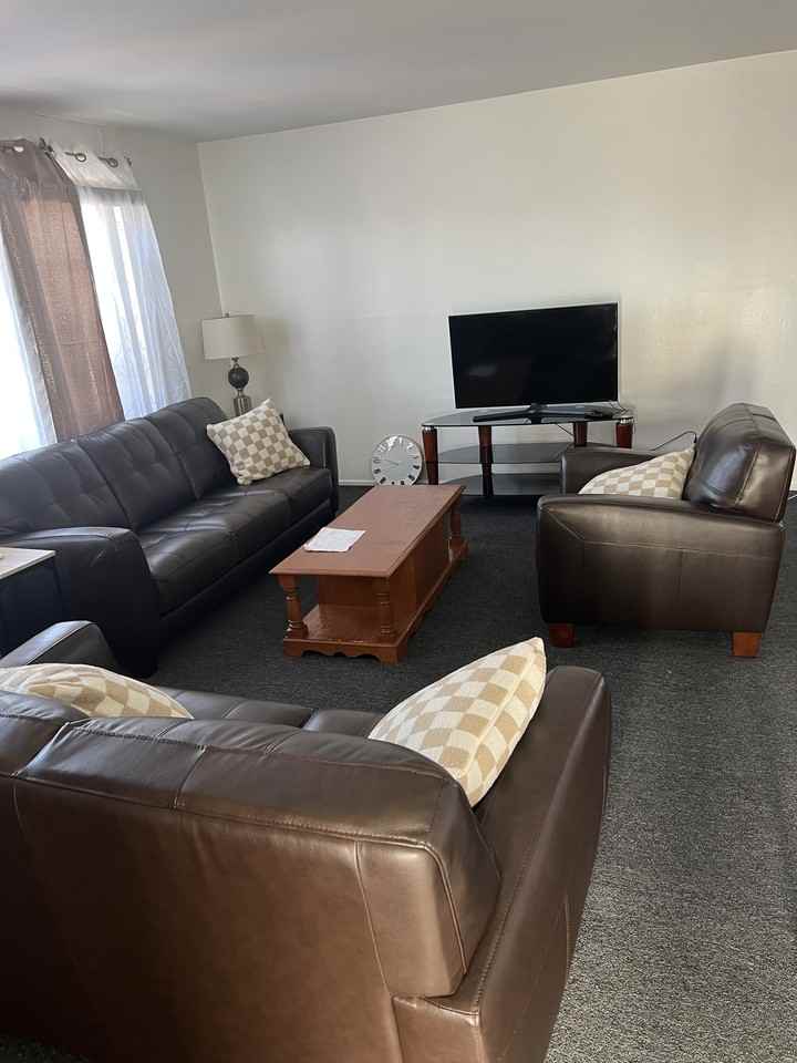 228-23 Edgewood Avenue 2 - Photo 2 of 7