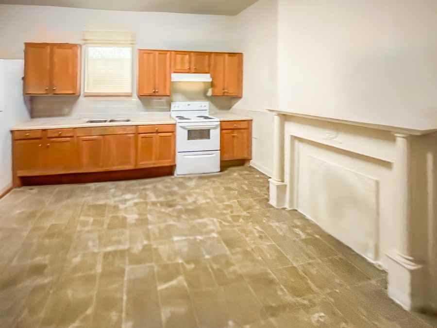 608 Halifax St #608 - Photo 2 of 7