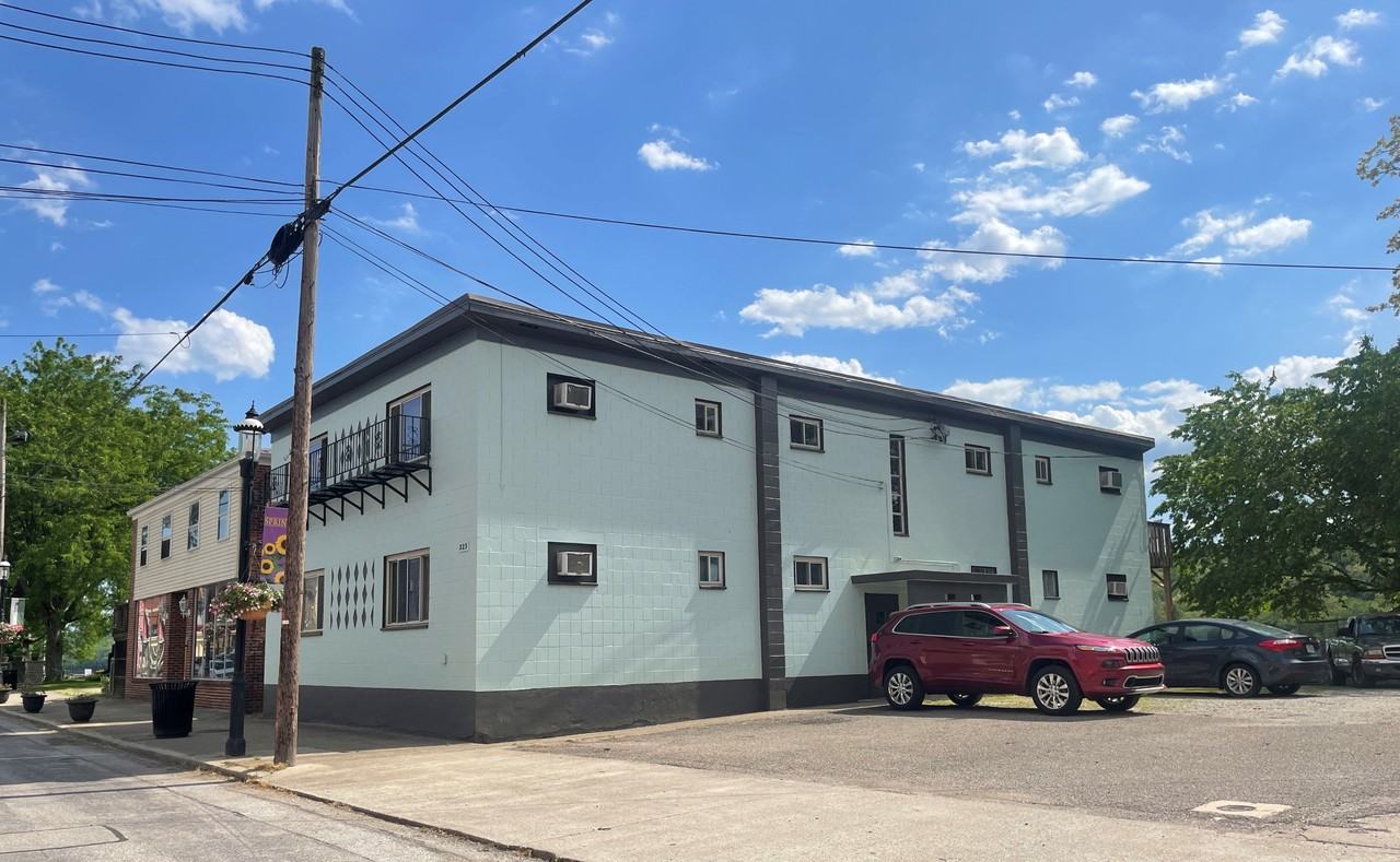 223 Front St #6 - Photo 2 of 10