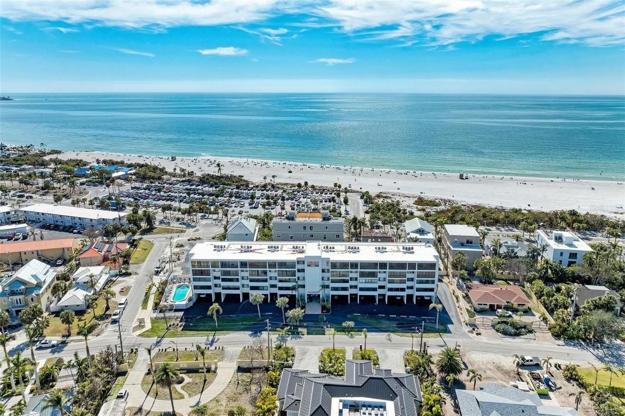 350 S Polk Dr #303 - Photo 3 of 50