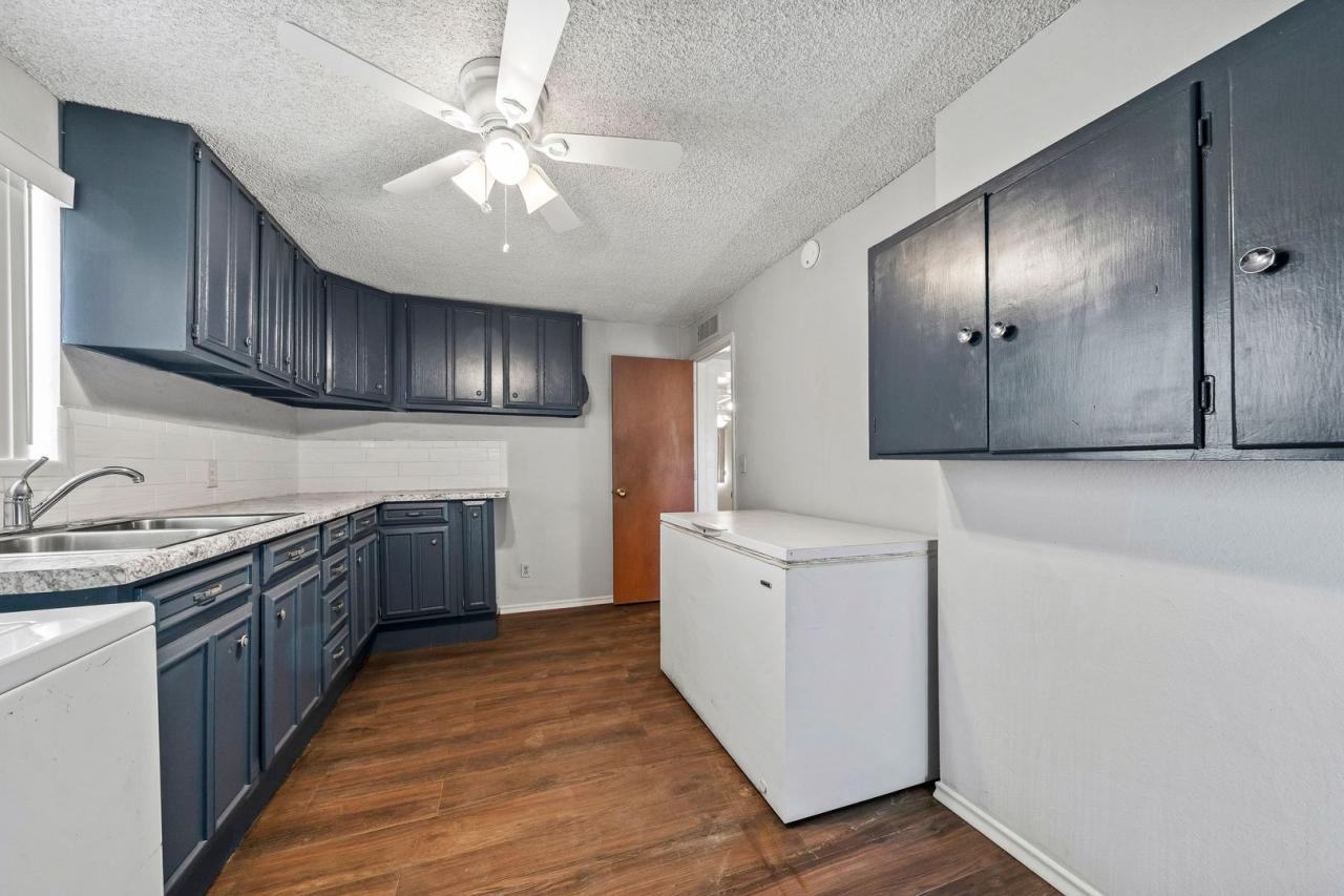 4933 East 27th Street - Photo 2 of 5