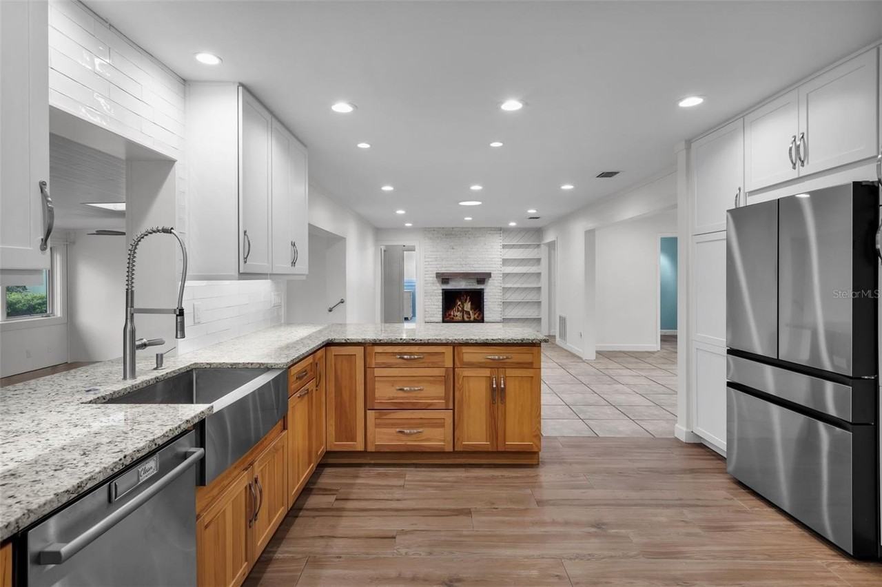 307 W 4th Ave - Photo 5 of 49