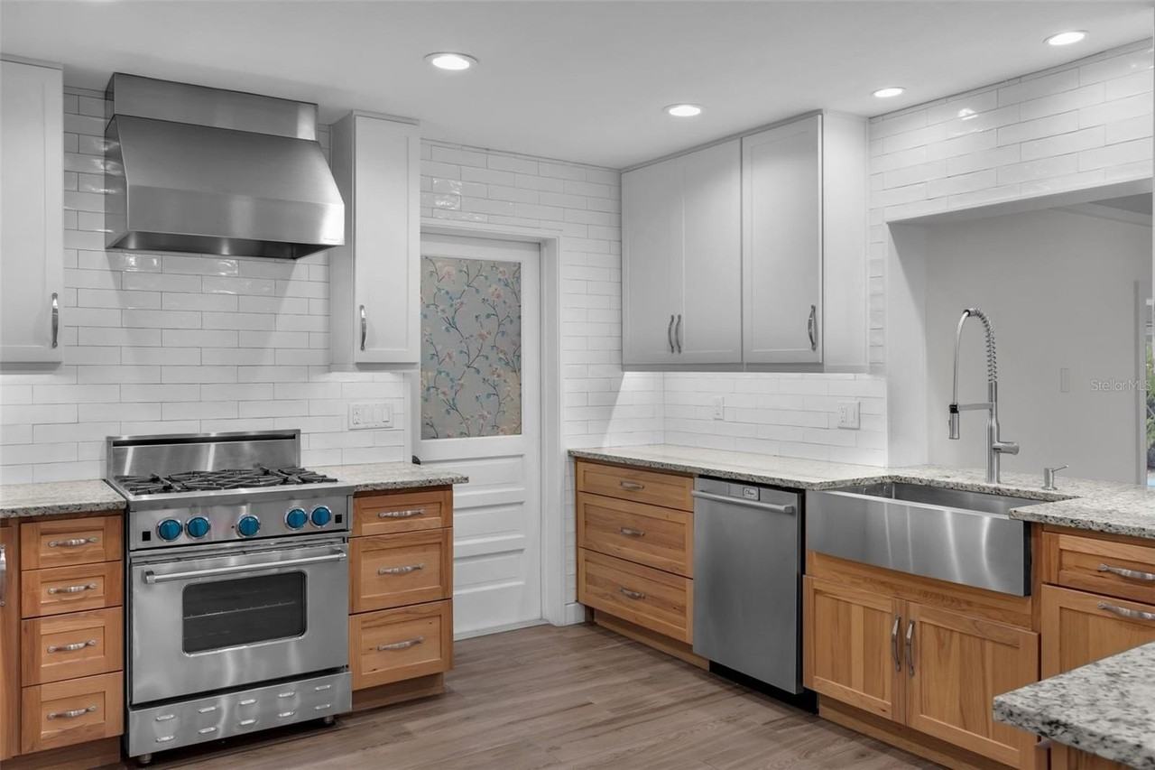 307 W 4th Ave - Photo 7 of 49