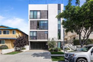 featured image of 2432 Penmar Ave #202