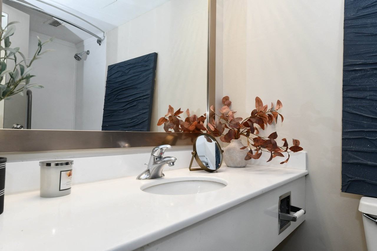 Passenger Flats - Photo 7 of 43