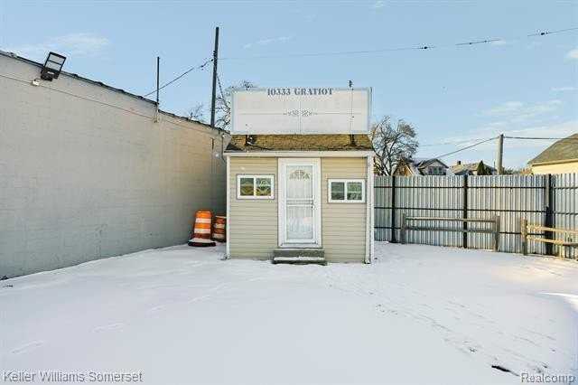 10333 Gratiot Avenue - Photo 6 of 12