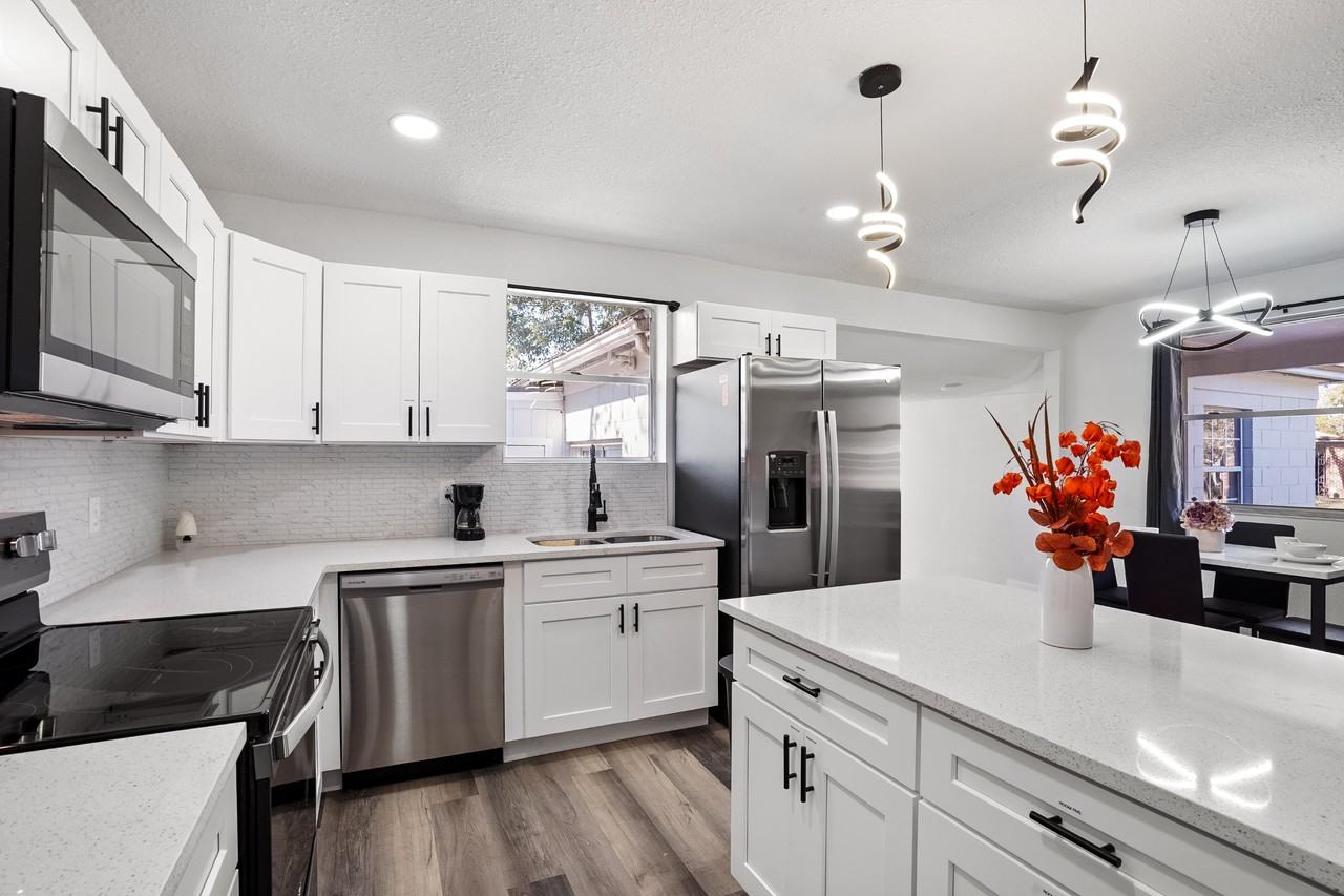 Quan Dr - Photo 5 of 16