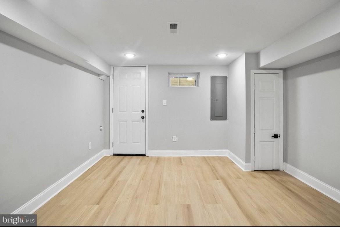 N Lakewood Ave - Photo 2 of 8