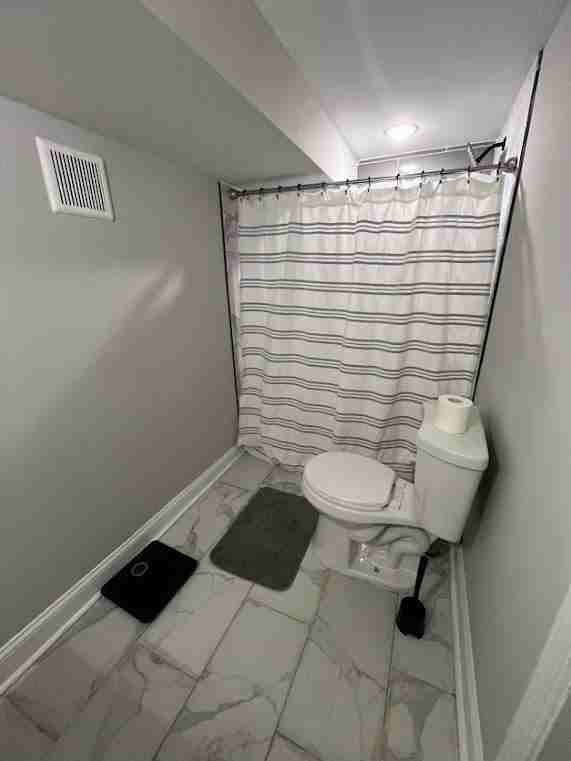 N Lakewood Ave - Photo 3 of 8