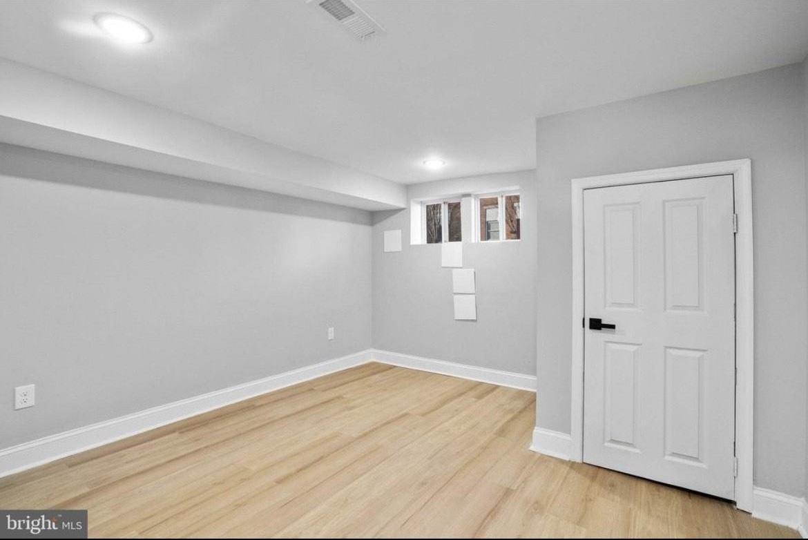 N Lakewood Ave - Photo 4 of 8