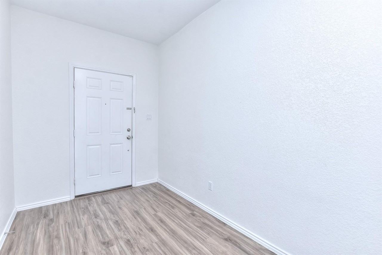 9109 Daisy Cutter Xing - Photo 4 of 40