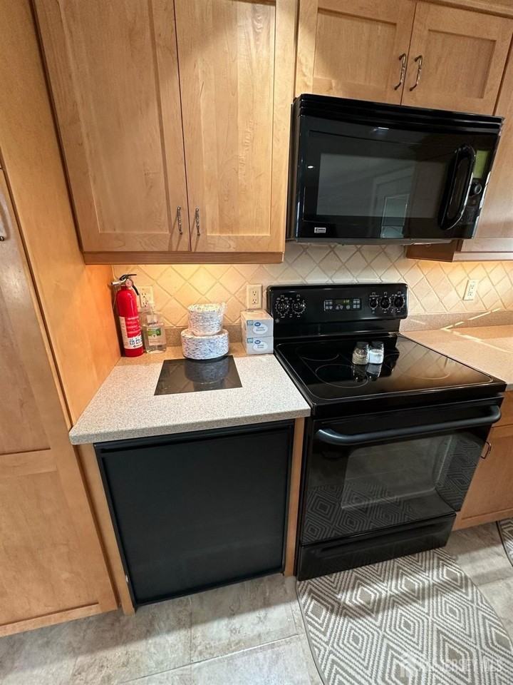 3006 Norwood Ave - Photo 3 of 7