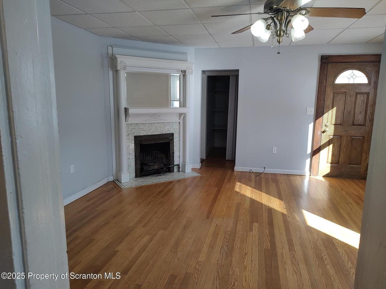 612 E Market St 1st Fl - Photo 5 of 16