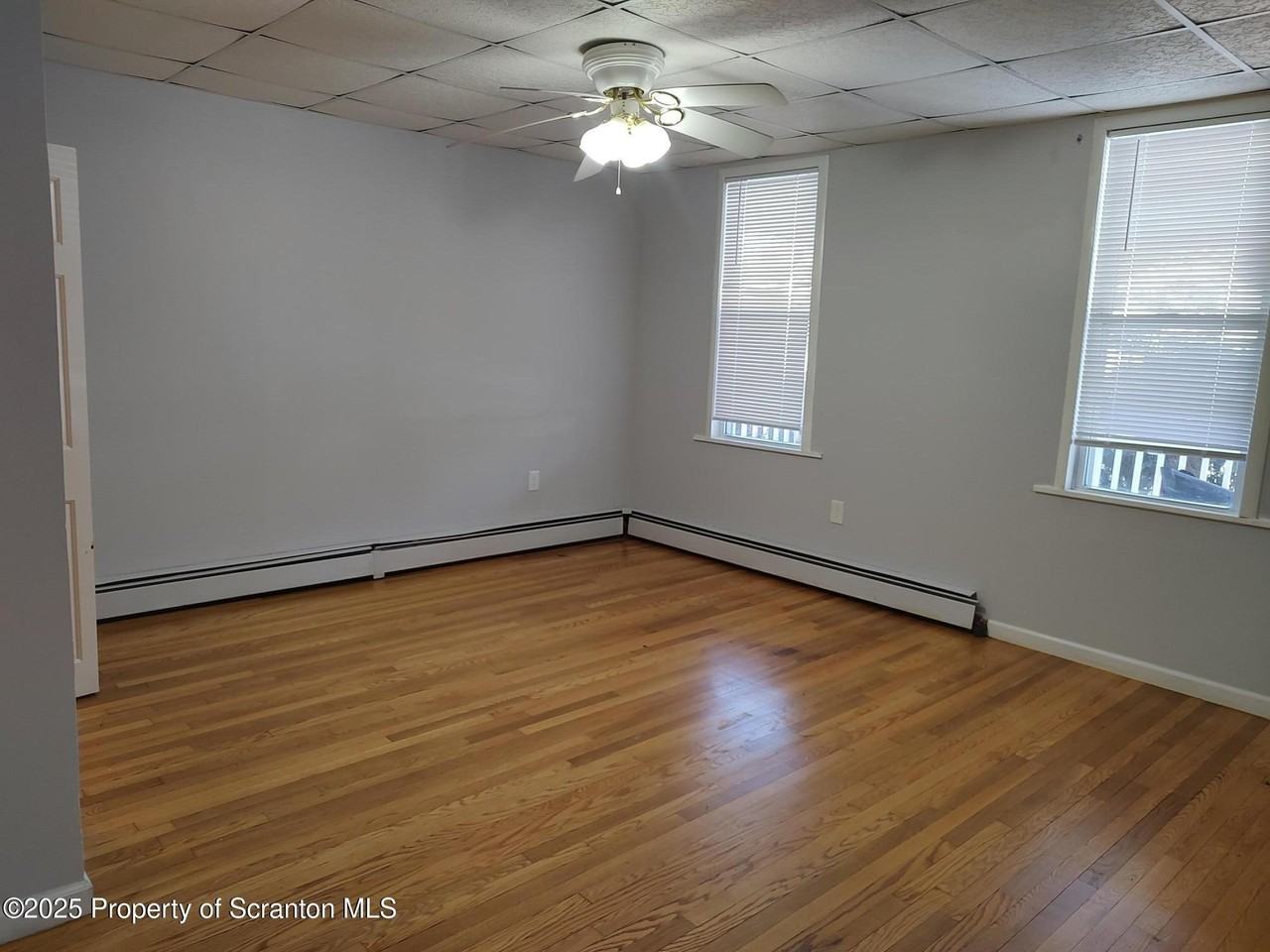 612 E Market St 1st Fl - Photo 7 of 16