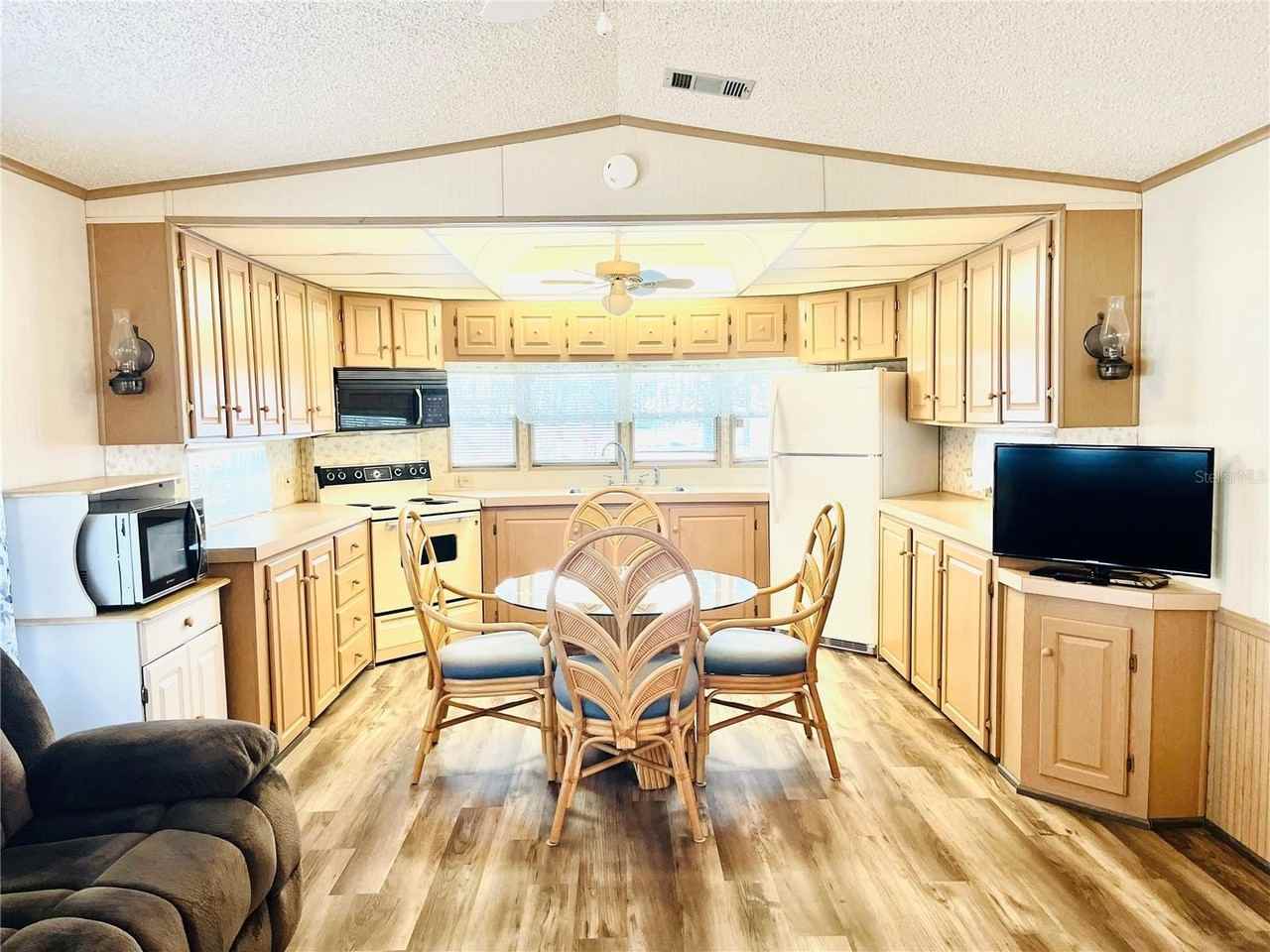 251 Patterson Road - Photo 5 of 26