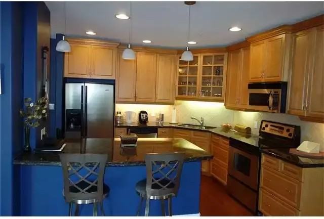 1718 14 Ave Nw #902 - Photo 2 of 14