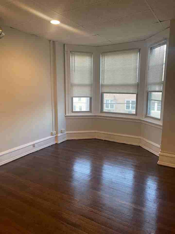 Student Housing - Photo 7 of 37