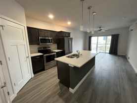 Cottage Grove Commons: Gaston - Photo 1 of 1