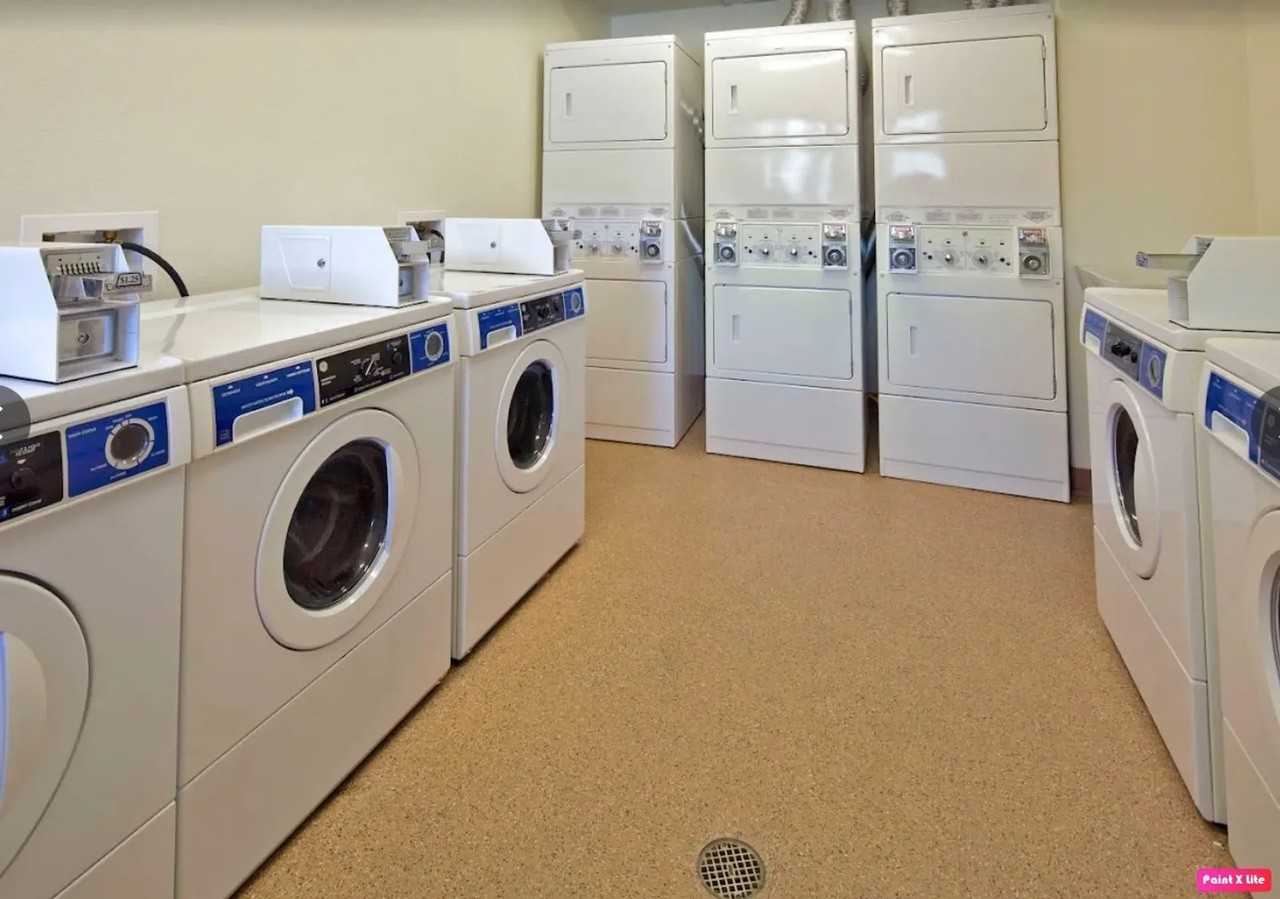 Mountain View Apartments - Photo 3 of 7