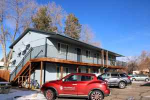 featured image of 1118 W 10th St