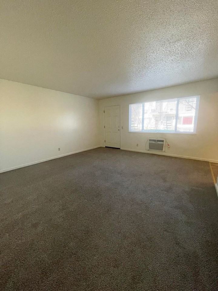 0691 - 2485 North Avenue - Photo 4 of 8