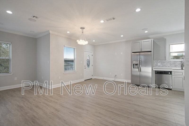 2234 Bienville St - Photo 2 of 14